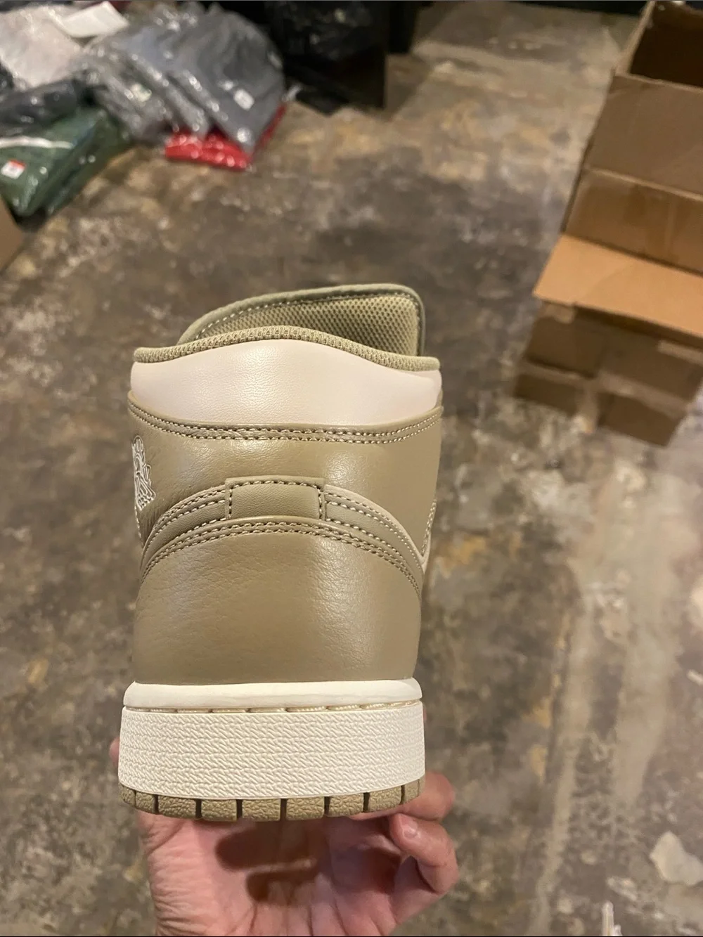 Nike Air Jordan 1 Mid Men's Sneakers - Tan / Cream